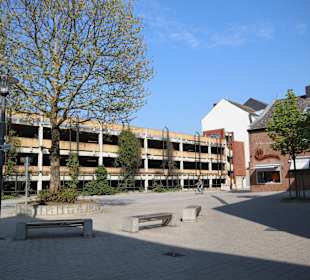 Parkhaus am Einkaufszentrum