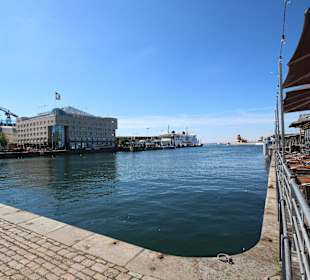 Das Hafenbecken von Helsingborg