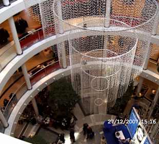 im Kaufhaus Wendeltreppe  Kuppel