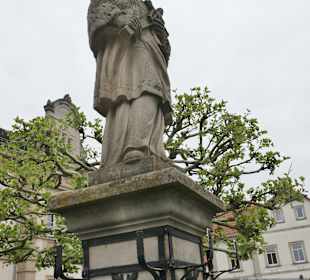Der Hl. Nepomuk auf dem Marktbrunnen von Eltmann