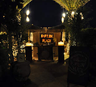 Babylon Beach Bar und Restaurant am Meer direkt neb