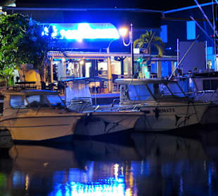 Nächtliche Stimmung am Yachthafen Saint Gilles