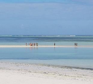 Bei Ebbe Blick bis zum Riff 