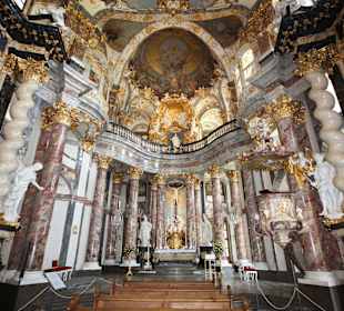Blick in das Kirchenschiff