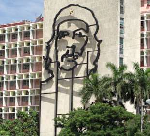 Gebäude Che Guvara am Plaza Revolution