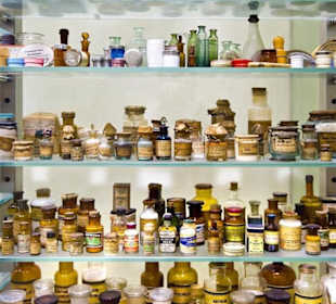 Pharmaziemuseum Brixen, Schaudepot Detail