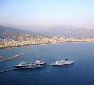 Blick von der burg zum hafen