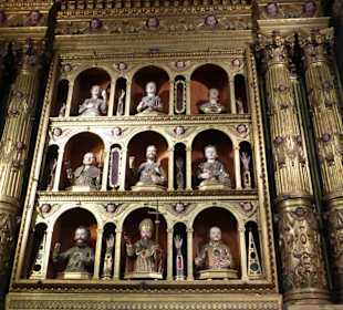 Seitenaltar mit den Reliquien der Hl. Ursula