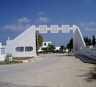 Tor zum Fischereihafen Beni Khiar