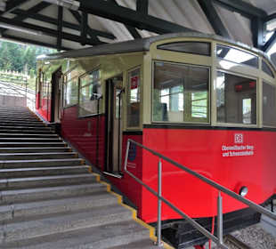 Personenwagen in der Talstation