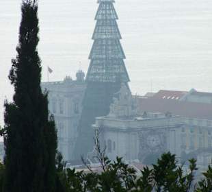 Der größte "unechte" Weihnachtsbaum Europas