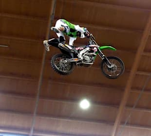 Action FMX-Jump