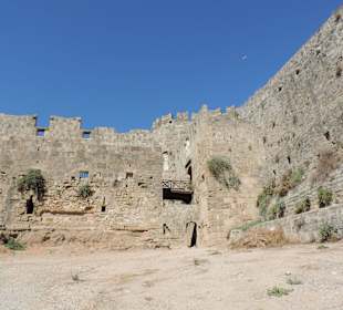 Rhodos - opevnění s příkopem