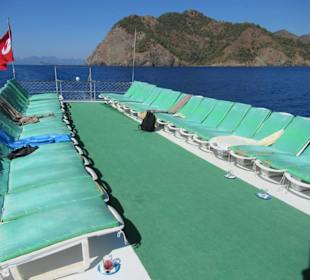 Mit einem grossem Holzboot durch die Ägäis