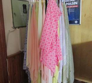 Mešita Turgutreis - šátky k zapůjčení