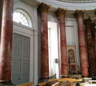 Richtung Eingang