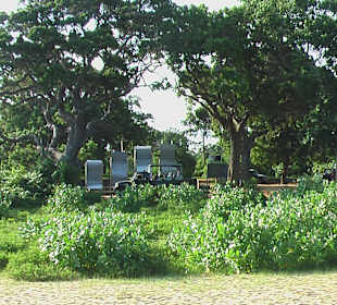 Mehrere Hinweisschilder