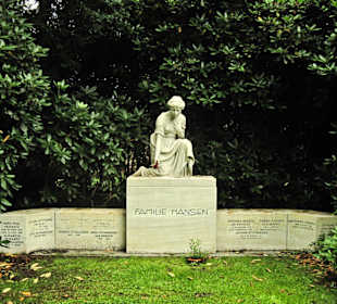 Кладбище Ольсдорф, Гамбург, 16 сентября 2013 года