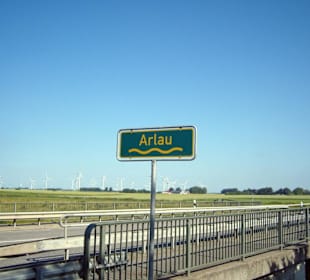 Die Arlau unter der Bundesstraße 5