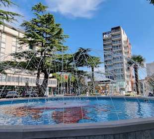 Im Park der Springbrunnen