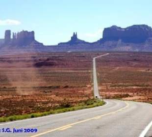 Anfahrt zum Monument Valley aus Richtung Osten