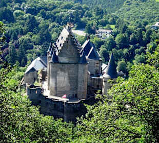 Blick auf das Blick auf das Château aus der Höhe