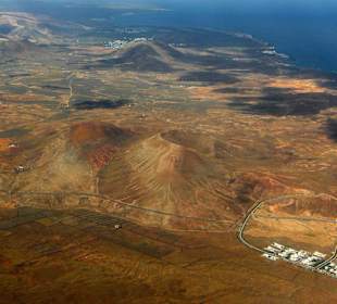 Vulkanlandschaft Lanzarote aus der Luft