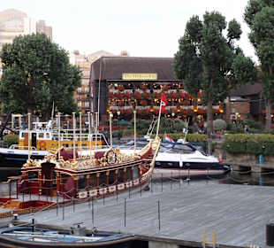 St. Katharine Docks