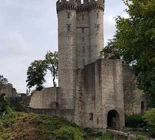 Sehr gute erhaltene äußere Burg