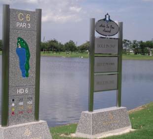 Ab hier sucht man das Fairway