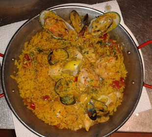 Paeja mit Meeresfrüchte