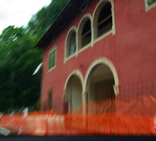 Das alte Haus hier wird auch was gemacht