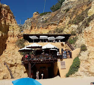 Berühmte Strandbar mit Aufzug 500 Meter links