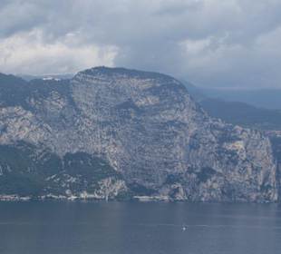 Blick von der gegenüberliegenden Seite des Sees