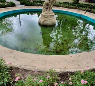 Der schöne Brunnen im Park