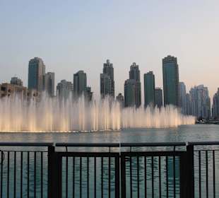 Wassershow vor dem Burj Khalifa