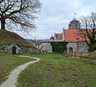 Auf dem Bastionsgelände der Festung
