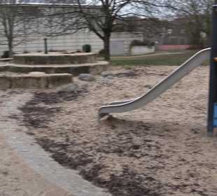 Spielplatz bei der Schule