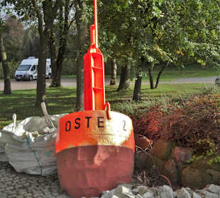 An der Anlegestelle der Prahmfähre Gräpel