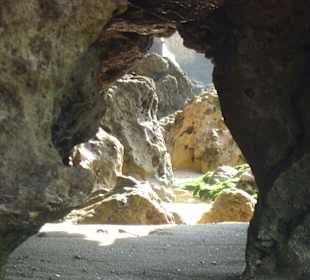 Lädt zum Strand-spaziergang ein