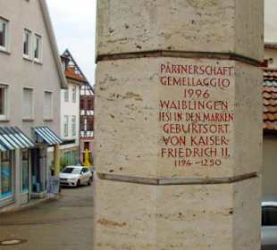 Säule als Kennung für die Stadt der Staufer