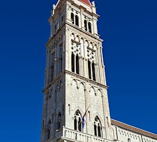 Glockenturm der St. Laurentius Kathedrale