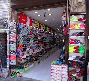 Eins von vielen Geschäften in Side