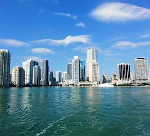 Skyline vom Wasser her