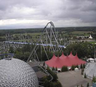 Eine von vielen Achterbahnen