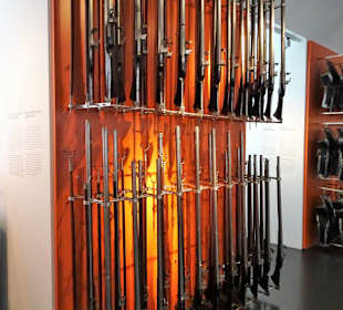 Rundgang durch die Rüstkammer des Landesmuseums