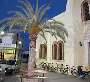 Im Ort bei der Kirche