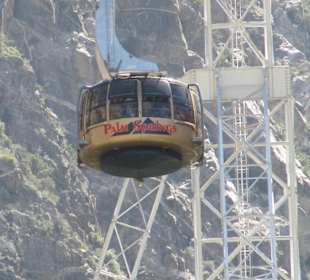 Die Drehseilbahn zum Berg