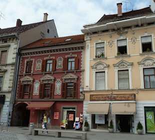 Häuser links vom Rathaus