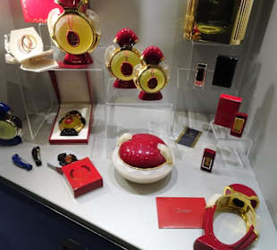 Rundgang durch das Europäische Flakonglasmuseum